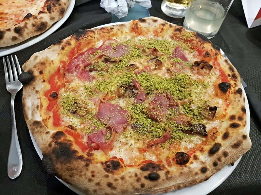 pizza con pistacchio bronte