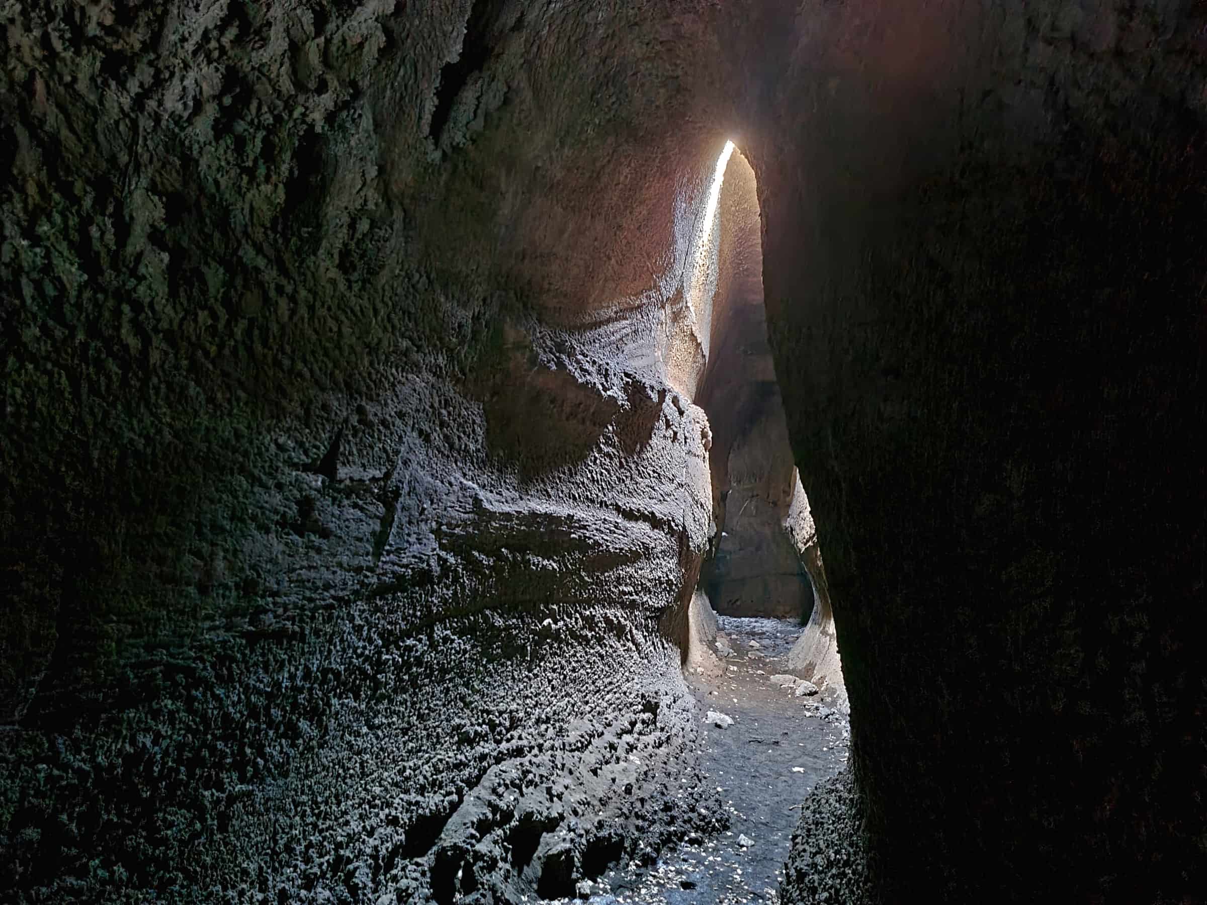 Grotta di Serracozzo interno