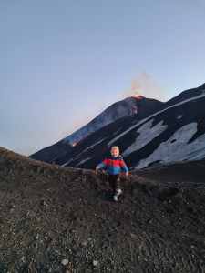 Eruzione Etna lava 2900m