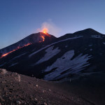 Eruzione Etna vulcano lava 2900m