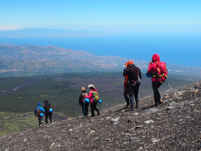 Vista mare discesa crateri sommitali etna nord