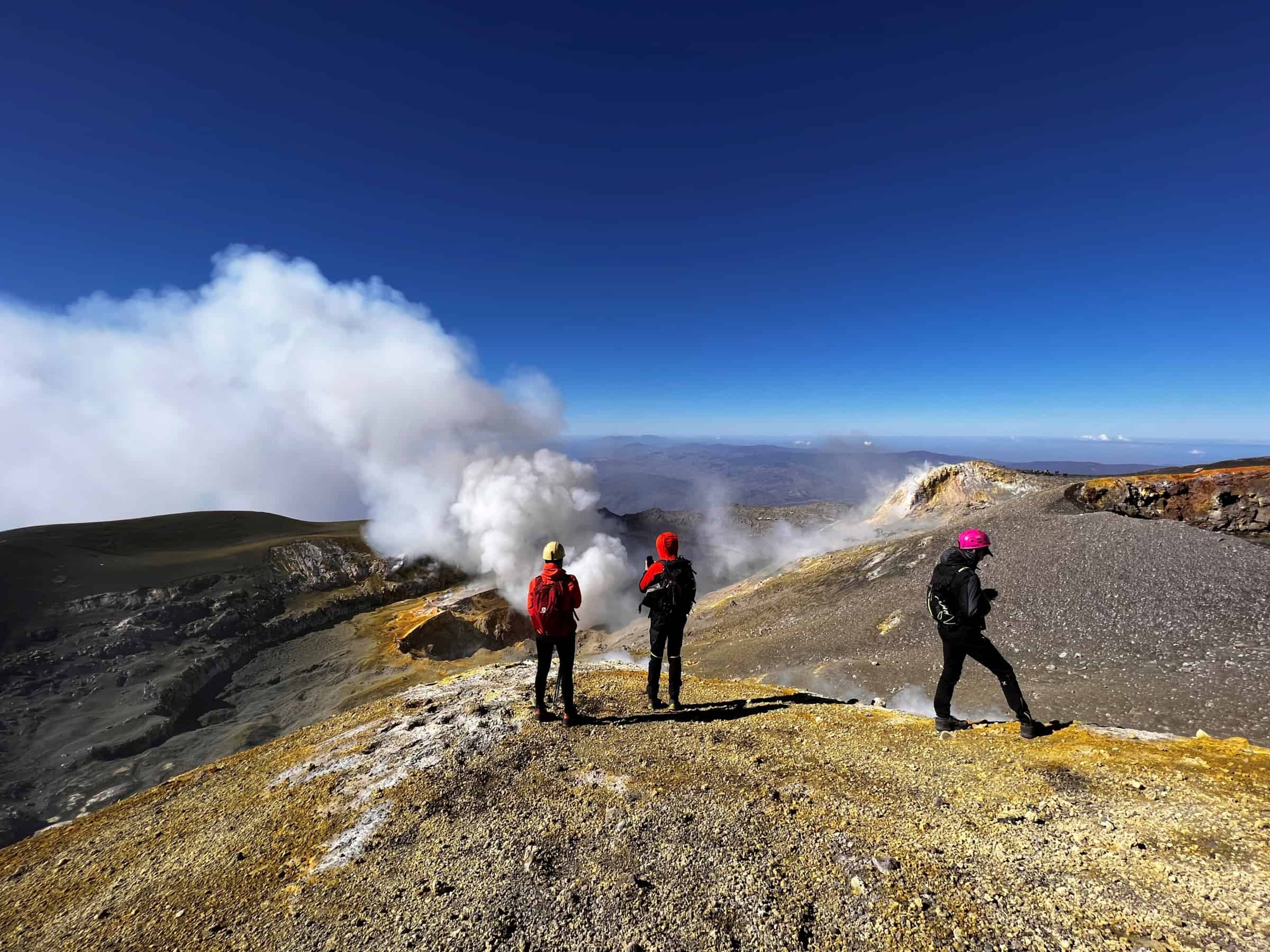 Trekking crateri sommitali Etna Nord vulcano