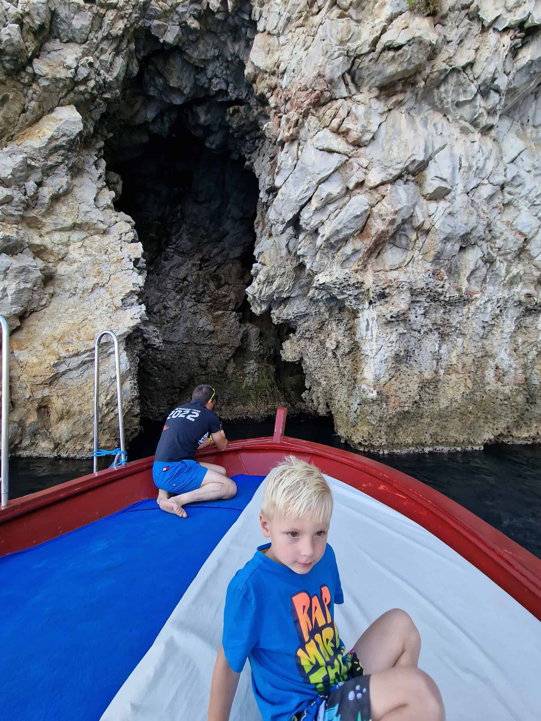 Grotta d'amore tour in barca Taormina