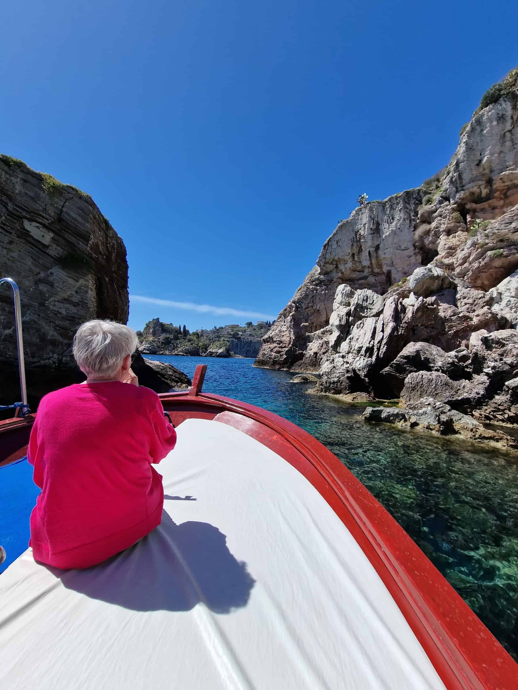 Navigare tour barca rocce Taormina