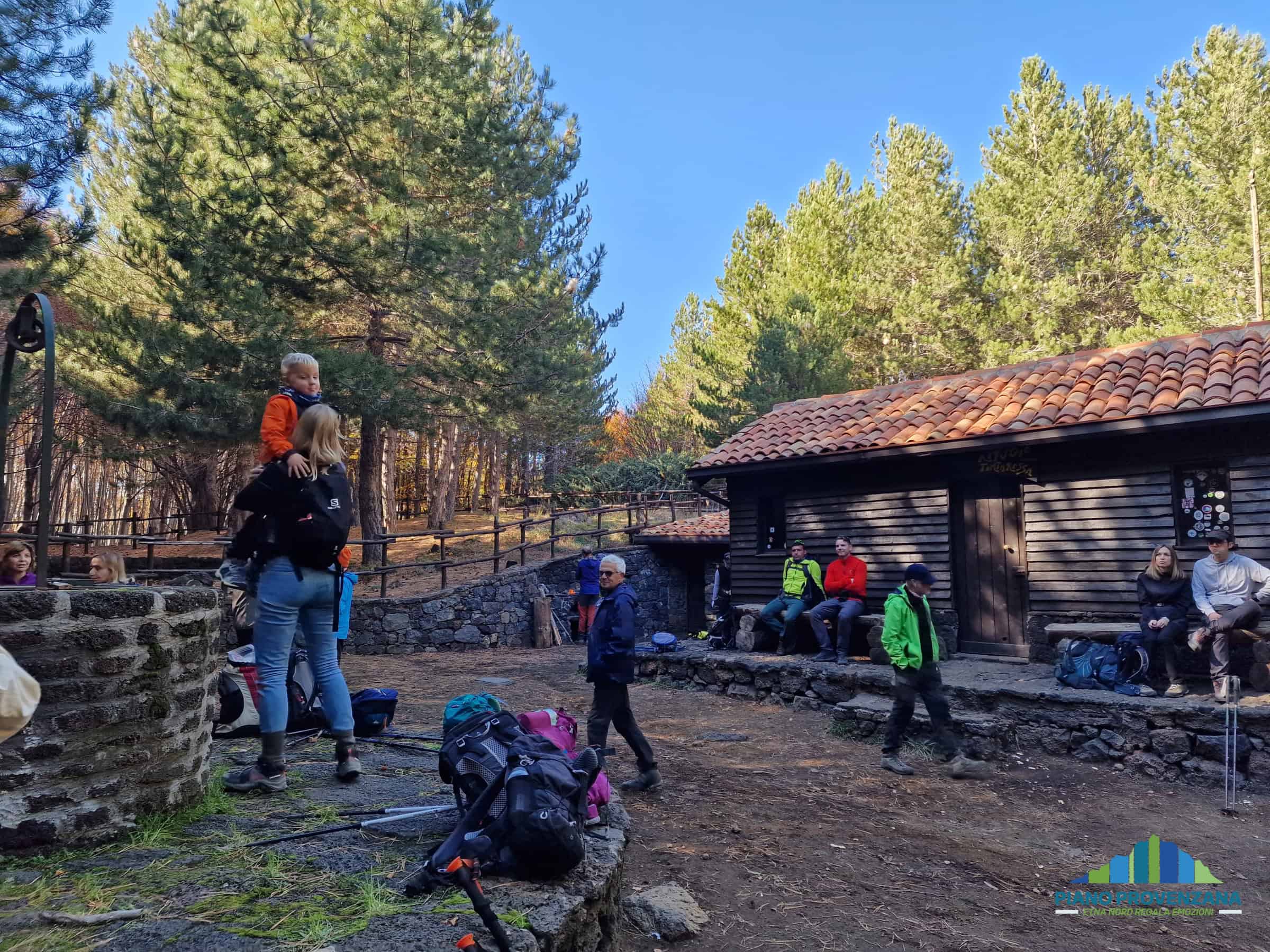 timparossa rifugio etna nord etnalava trekking